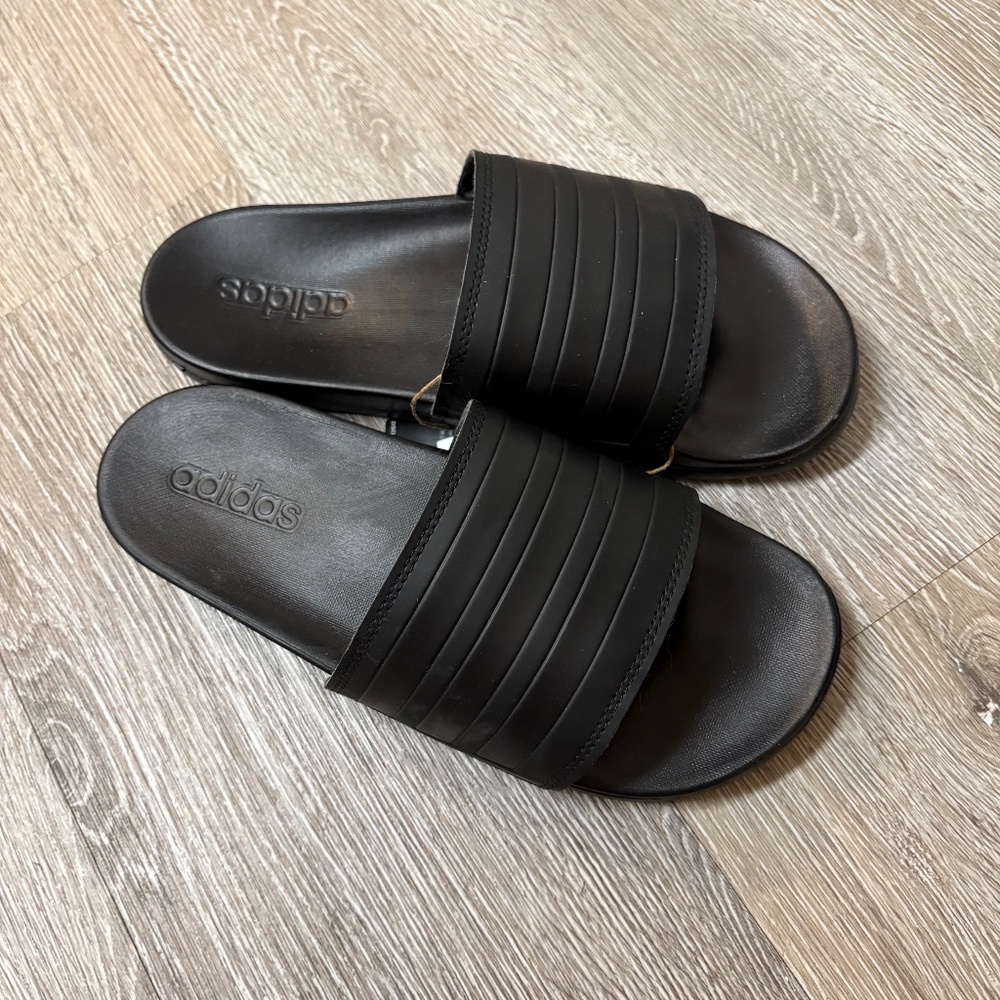 NWT Adidas Men’s Slide Sandals. Size 8.5.